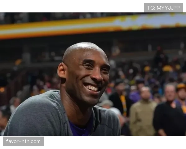 科比的家里到底藏着多豪华，感觉豪门生活都得靠他支撑了？